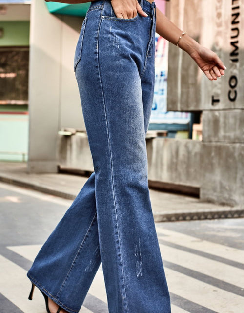 Load image into Gallery viewer, Buttoned Loose Fit Jeans with Pockets
