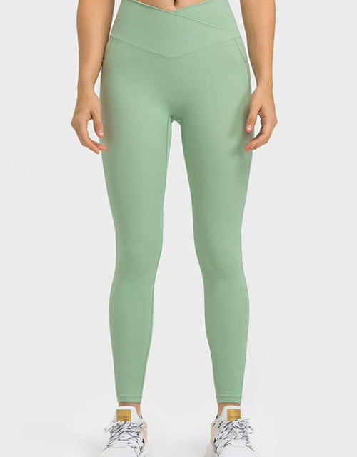 Load image into Gallery viewer, Millennia V-Waist Yoga Leggings with Pockets
