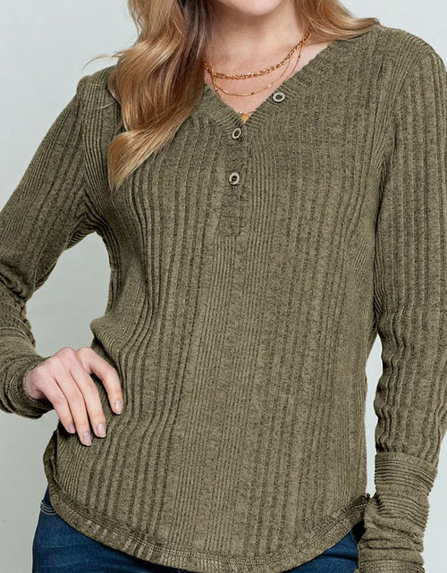 Load image into Gallery viewer, Textured V-Neck Long Sleeve T-Shirt
