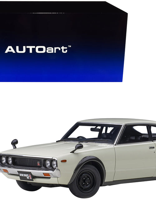 Load image into Gallery viewer, Nissan Skyline 2000GT-R (KPGC110) RHD (Right Hand Drive) White 1/18 Model Car by Autoart
