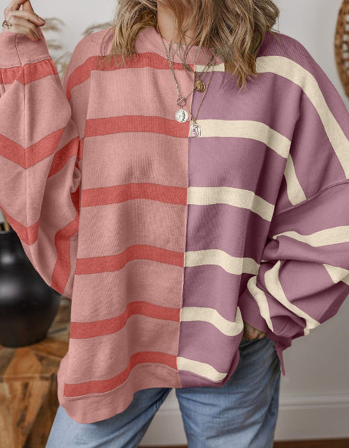 Load image into Gallery viewer, Contrast Striped Long Sleeve Sweatshirt
