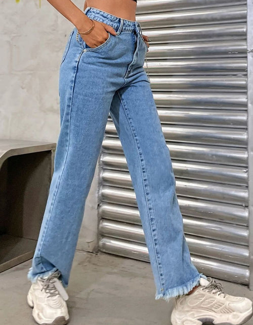 Load image into Gallery viewer, Raw Hem Jeans with Pockets
