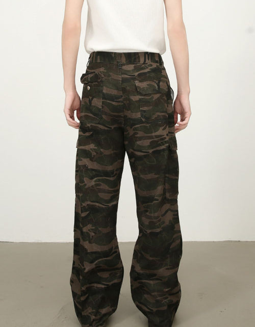 Load image into Gallery viewer, Men's Camouflage Jeans with Cargo Pockets
