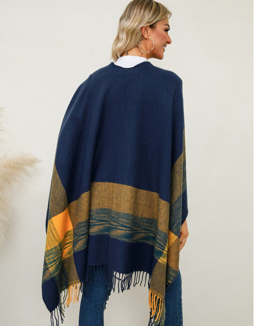 Load image into Gallery viewer, Fringe Contrast Plaid Poncho
