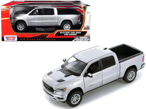 Load image into Gallery viewer, 2019 RAM 1500 Laramie Crew Cab Pickup Truck Silver Metallic 1/24 Diecast Model Car by Motormax
