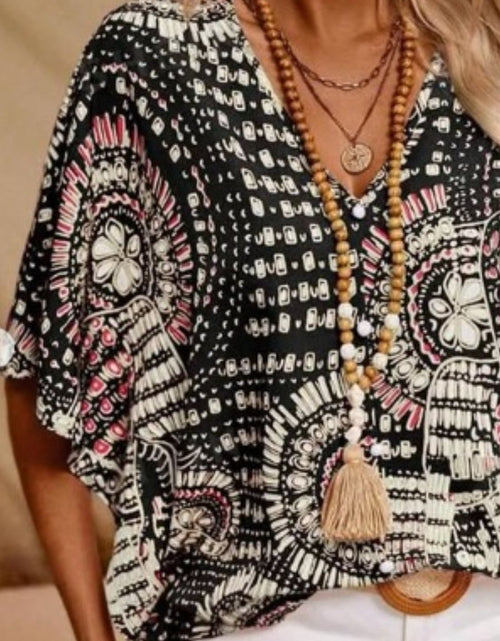 Load image into Gallery viewer, Printed V-Neck Half Sleeve Top
