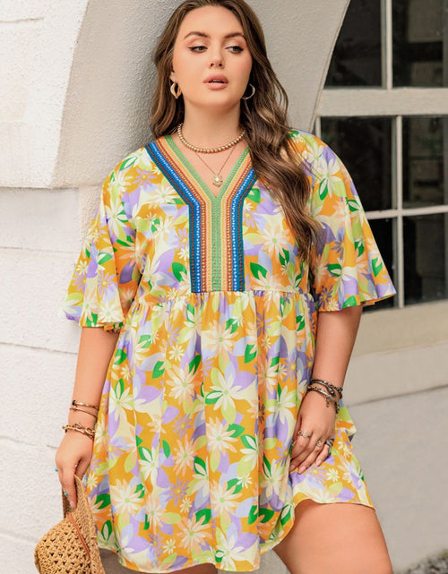 Load image into Gallery viewer, Plus Size Printed V-Neck Half Sleeve Mini Dress
