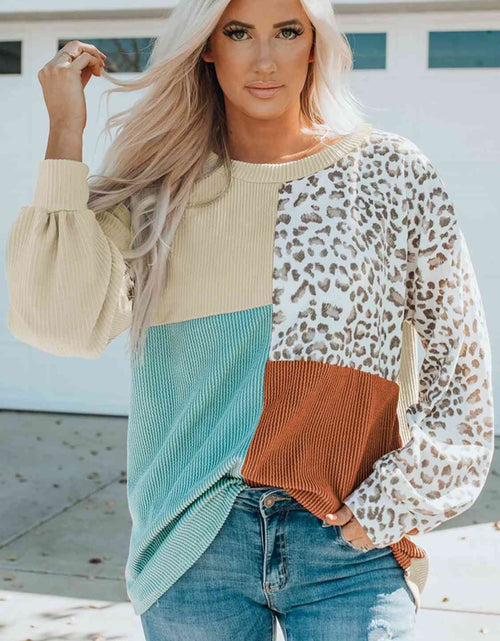 Load image into Gallery viewer, Color Block Leopard Round Neck Sweatshirt
