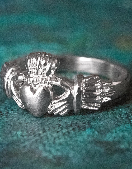 Load image into Gallery viewer, Handcrafted Vintage Ring 18k Gold Irish Claddagh Ring Antique #R1768 Antique Rings Jewelry by PVD Vintage Jewelry
