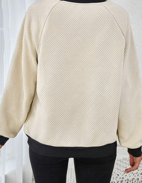 Load image into Gallery viewer, Texture Contrast Long Sleeve Sweatshirt
