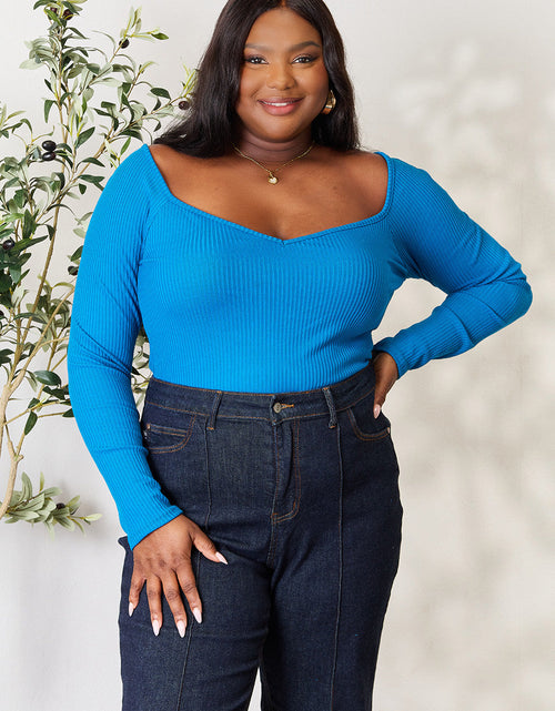 Load image into Gallery viewer, Culture Code Full Size Ribbed Sweetheart Neck Knit Top
