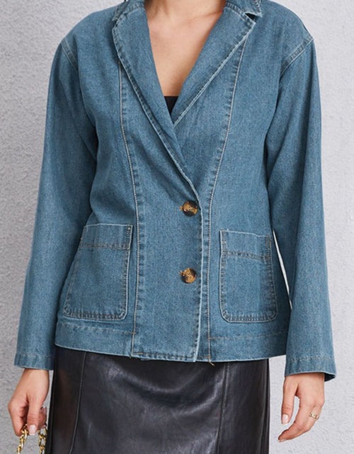 Load image into Gallery viewer, Pocketed Button Up Denim Jacket
