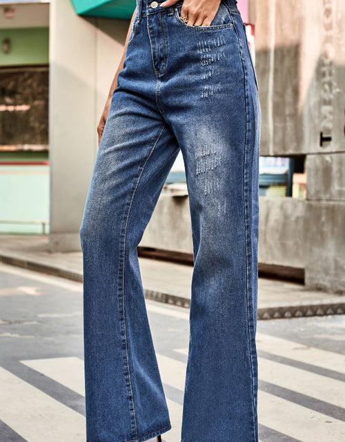 Load image into Gallery viewer, Buttoned Loose Fit Jeans with Pockets
