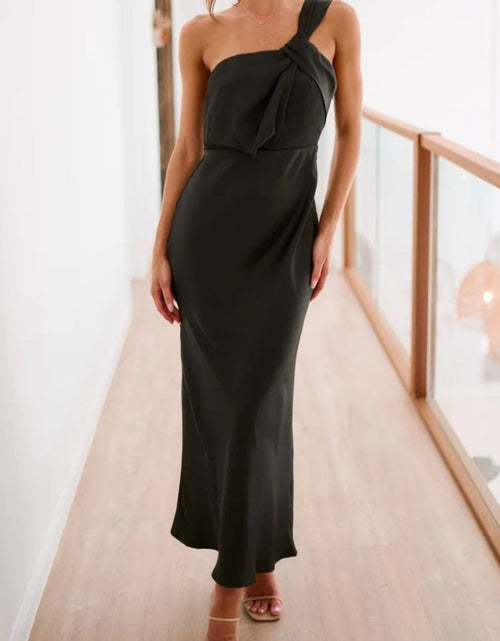 Load image into Gallery viewer, Single Shoulder Sleeveless Maxi Dress
