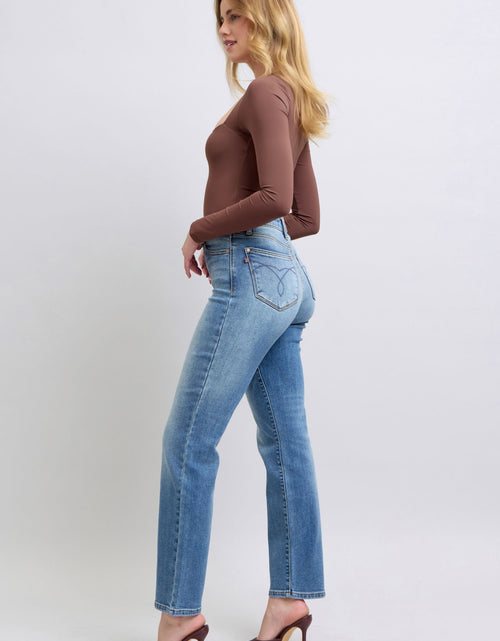 Load image into Gallery viewer, Judy Blue Full Size Run Vintage Wash Thermal Straight Jeans
