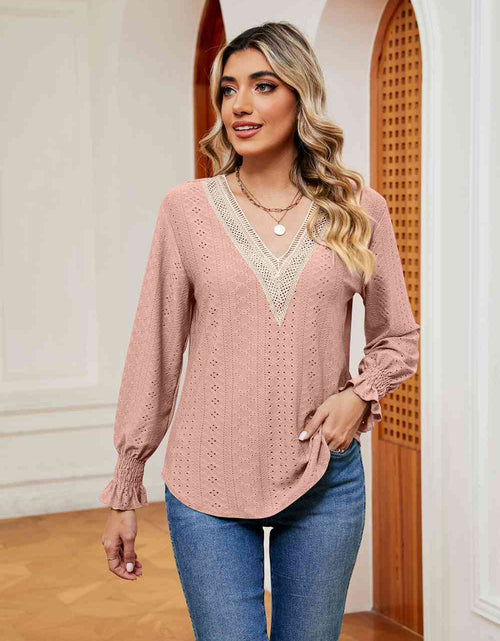 Load image into Gallery viewer, Contrast Flounce Sleeve Blouse
