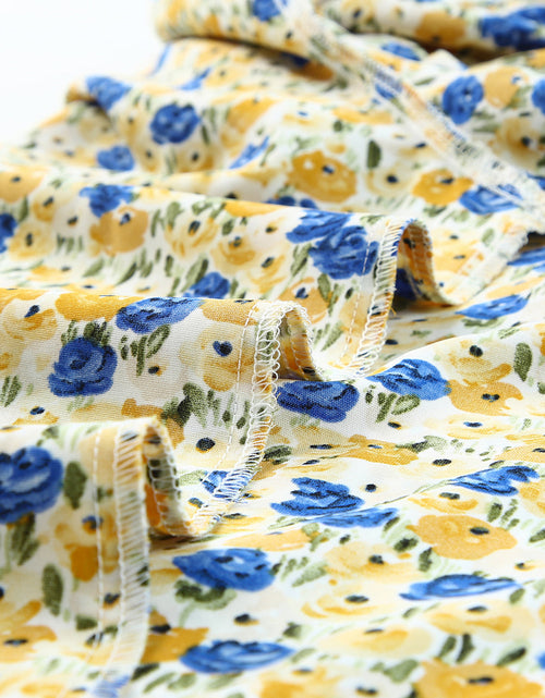 Load image into Gallery viewer, Floral Puff Sleve Keyhole Blouse
