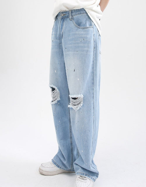 Load image into Gallery viewer, Distressed Jeans with Pockets
