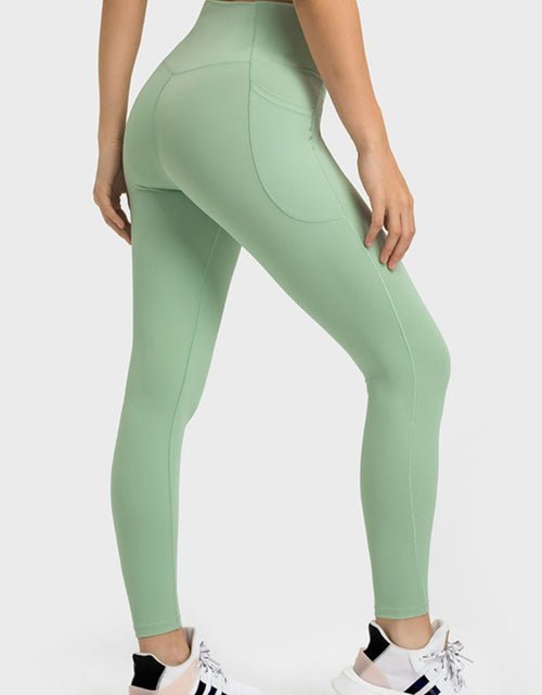 Load image into Gallery viewer, Millennia V-Waist Yoga Leggings with Pockets
