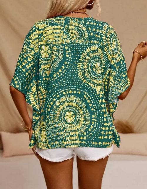 Load image into Gallery viewer, Printed V-Neck Half Sleeve Top
