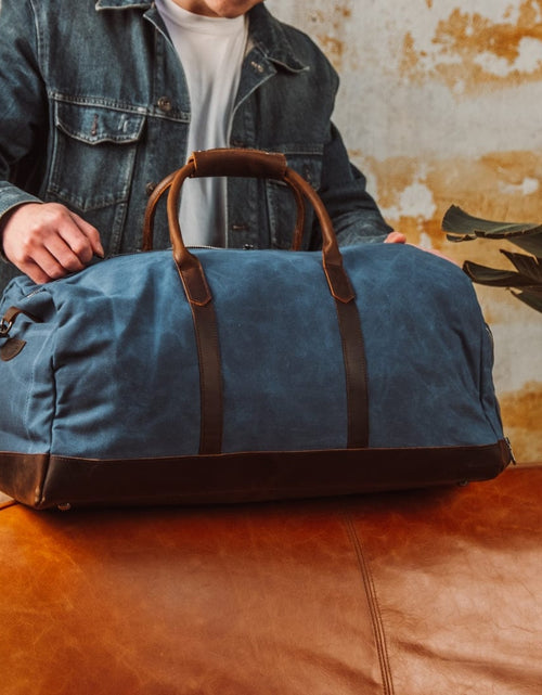 Load image into Gallery viewer, Weekender Bag
