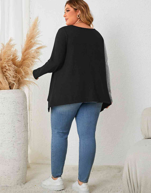 Load image into Gallery viewer, Plus Size Contrast Notched Neck T-Shirt
