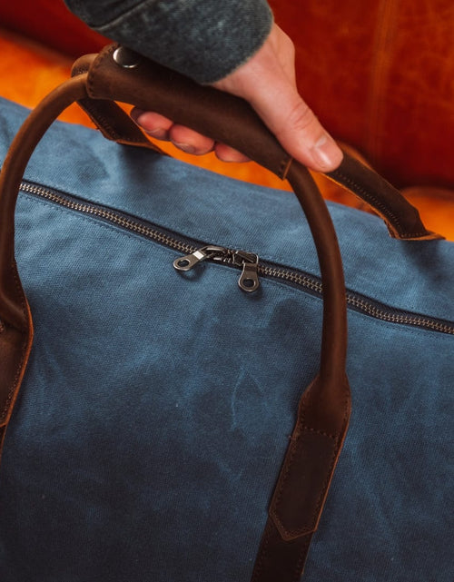 Load image into Gallery viewer, Weekender Bag
