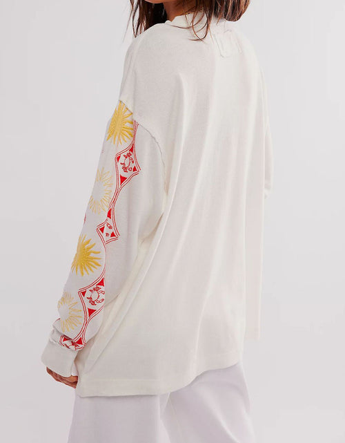 Load image into Gallery viewer, Embroidered Round Neck Long Sleeve Sweatshirt
