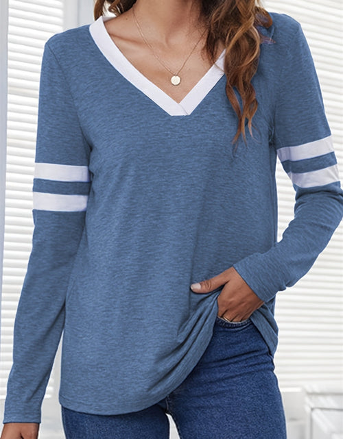 Load image into Gallery viewer, Heathered V-Neck Long Sleeve T-Shirt

