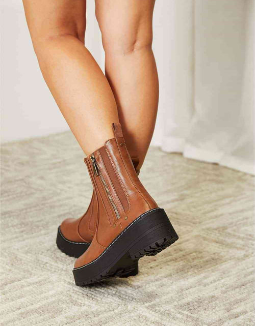 Load image into Gallery viewer, Forever Link Side Zip Platform Boots

