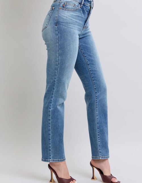 Load image into Gallery viewer, Judy Blue Full Size Run Vintage Wash Thermal Straight Jeans
