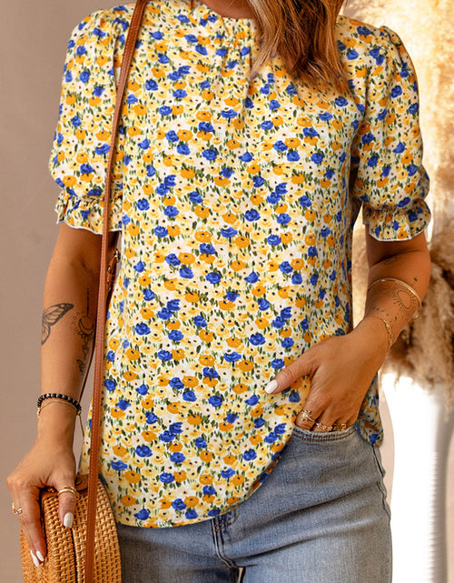 Load image into Gallery viewer, Floral Puff Sleve Keyhole Blouse
