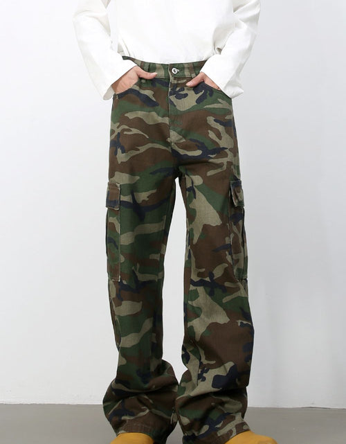 Load image into Gallery viewer, Men's Camouflage Jeans with Pockets
