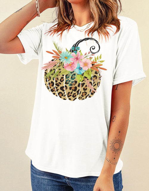 Load image into Gallery viewer, Pumpkin Graphic Round Neck Short Sleeve T-Shirt
