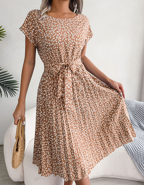 Load image into Gallery viewer, Ditsy Floral Pleated Belted Dress
