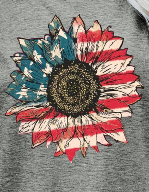 Load image into Gallery viewer, US Flag Flower Graphic Tee
