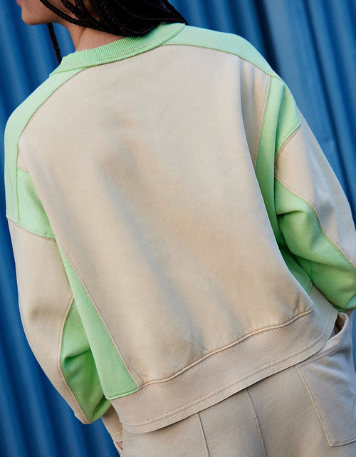 Load image into Gallery viewer, Contrast Round Neck Long Sleeve Sweatshirt
