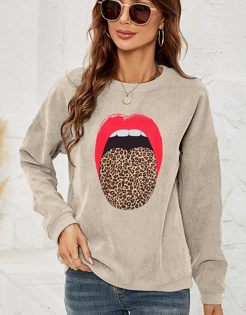 Load image into Gallery viewer, Round Neck Dropped Shoulder MAMA Graphic Sweatshirt
