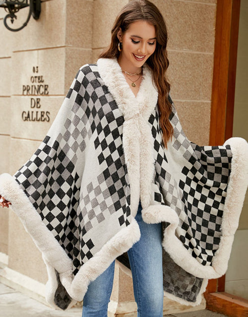 Load image into Gallery viewer, Fuzzy Checkered Long Sleeve Poncho
