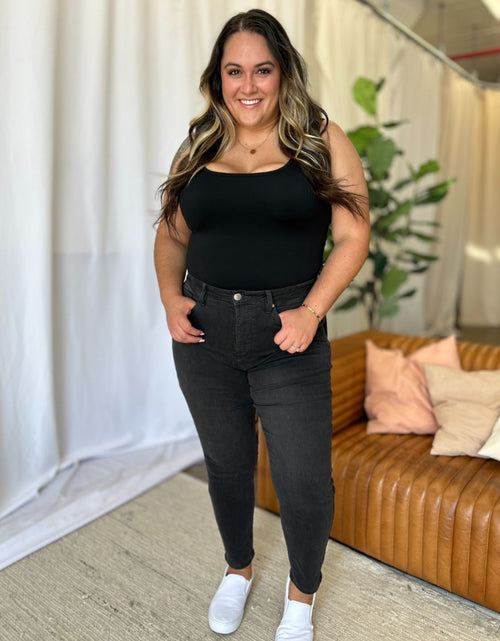 Load image into Gallery viewer, RFM Full Size High Rise Tummy Control Skinny Jeans
