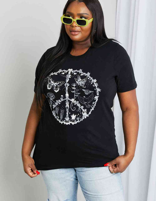 Load image into Gallery viewer, mineB Full Size Butterfly Graphic Tee Shirt
