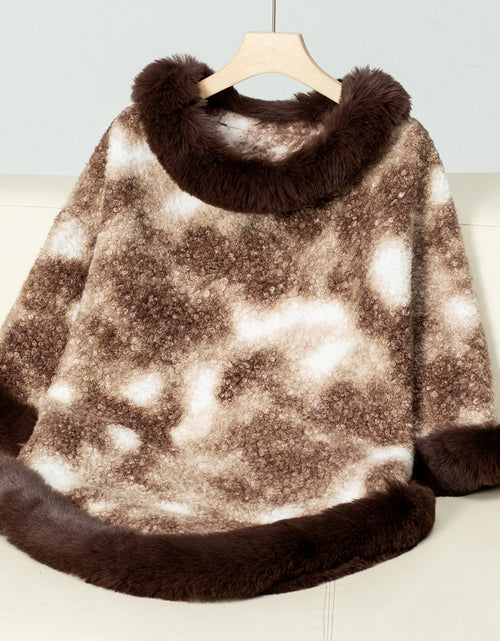 Load image into Gallery viewer, Furry Contrast Three-Quarter Poncho
