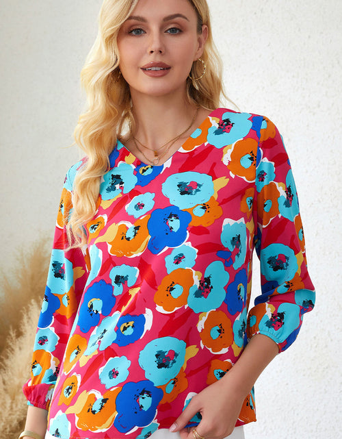 Load image into Gallery viewer, Floral V-Neck Three-Quarter Sleeve Top
