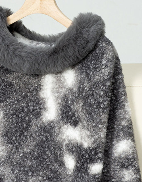 Load image into Gallery viewer, Furry Contrast Three-Quarter Poncho
