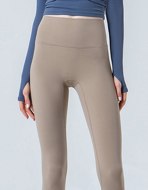 Load image into Gallery viewer, Wide Waistband Cropped Sports Leggings

