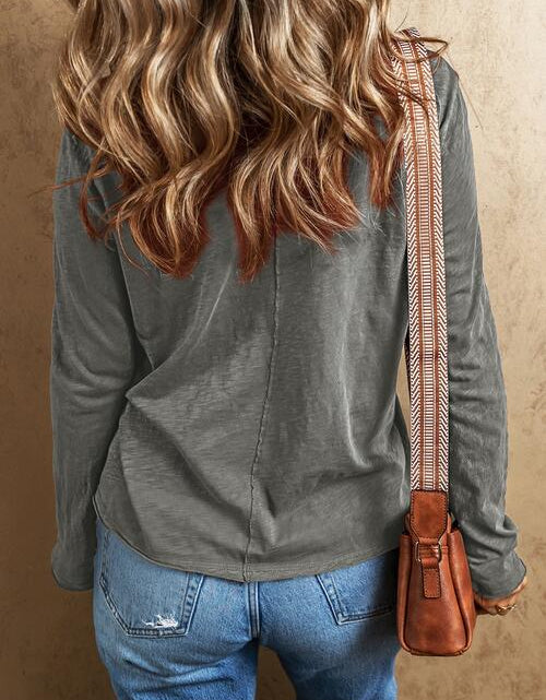 Load image into Gallery viewer, Exposed Seam V-Neck Long Sleeve T-Shirt
