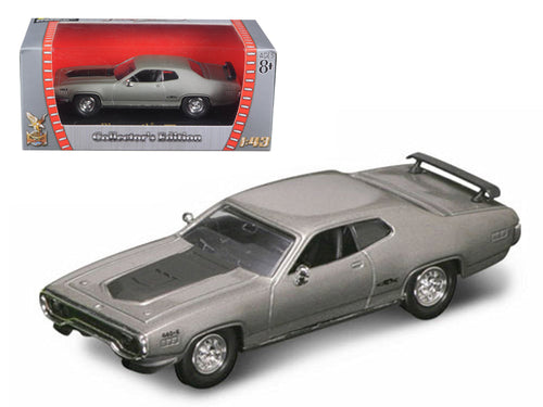 Load image into Gallery viewer, 1971 Plymouth GTX 440 6 Pack Silver 1/43 Diecast Model Car by Road Signature
