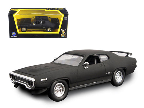 Load image into Gallery viewer, 1971 Plymouth GTX Matt Black 1/43 Diecast Model Car by Road Signature
