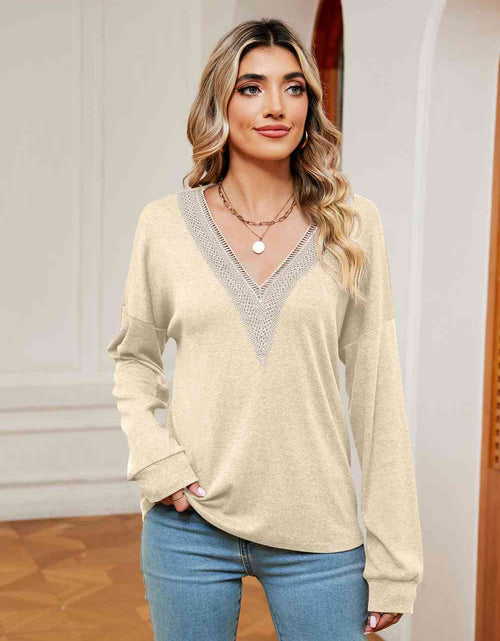 Load image into Gallery viewer, Contrast V-Neck Long Sleeve Blouse
