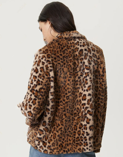 Load image into Gallery viewer, Fuzzy Leopard Collared Neck Jacket
